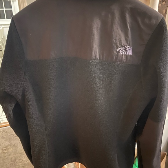 North Face Denali Black with grey trim Women’s size M great condition - Picture 2 of 3